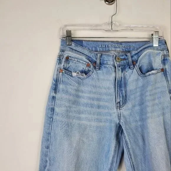 American Eagle 90s Straight Jeans Womens Size 6 Light Wash Mid Rise Distressed - Picture 3 of 3